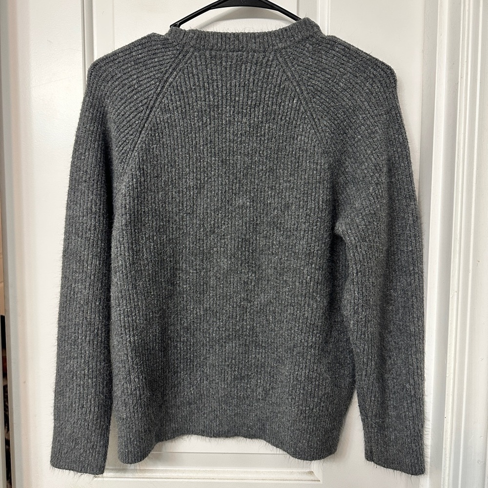 Uniqlo Kids Charcoal Crewneck Sweater - Picture 2 of 4